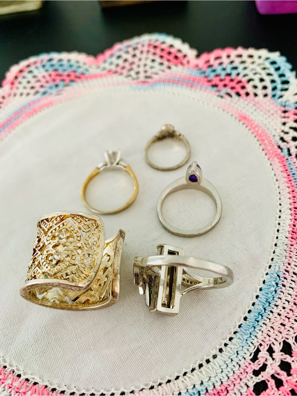 Five Pretty Rings Lot - Picture 5 of 6